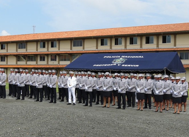 Noticia Radio Panamá | Policía Nacional incrementa pie de fuerza. Se gradúan 74 nuevos agentes