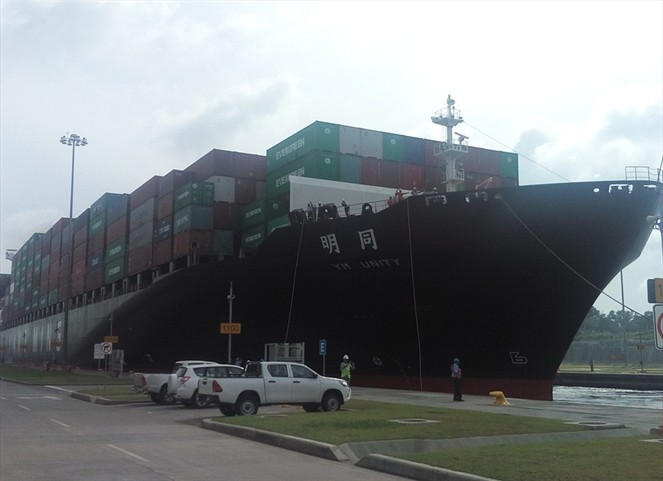 Noticia Radio Panamá | Percance electrónico en tránsito de buque Neopanamax se registró en el Canal de Panamá