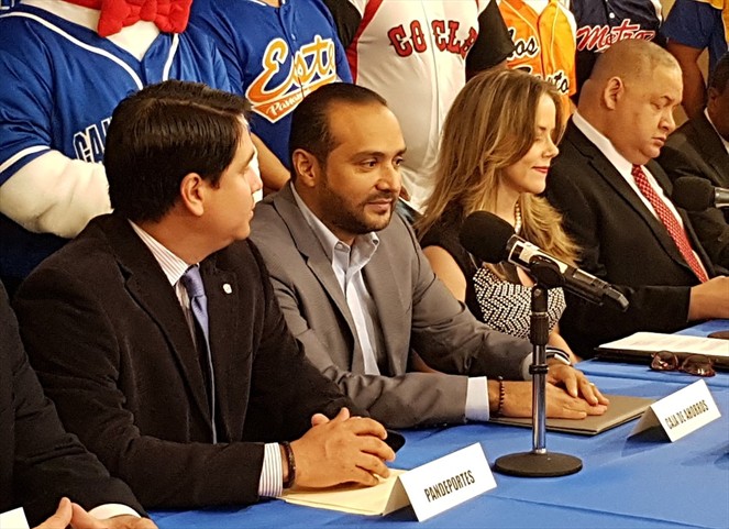 Noticia Radio Panamá | Caja de Ahorros anuncia patrocinio al béisbol nacional 2017