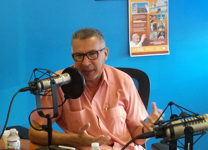 Noticia Radio Panamá | Panamá tiene un sistema de enfermedad, no de salud; Dr. Alfredo Martíz