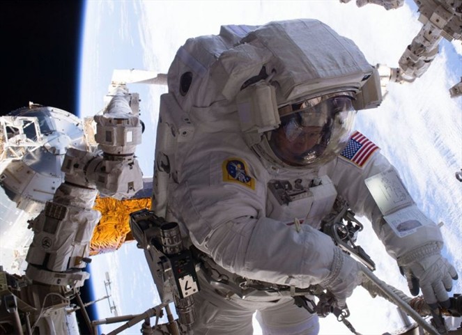 Noticia Radio Panamá | Astronautas concluyen trabajos de mejora en la Estación Espacial