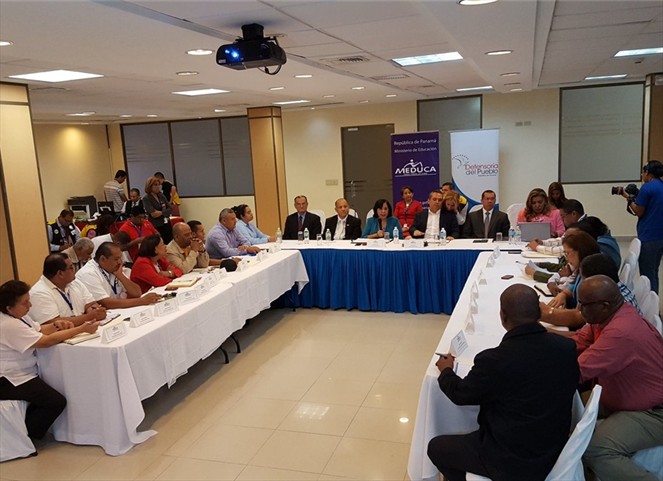 Noticia Radio Panamá | Gremios de Educación retoman mesa de diálogo con el MEDUCA