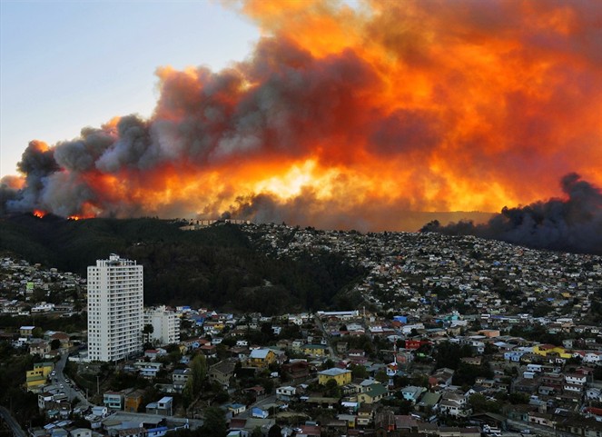 Noticia Radio Panamá | Chile lucha contra las llamas en un verano con el peor balance de incendios