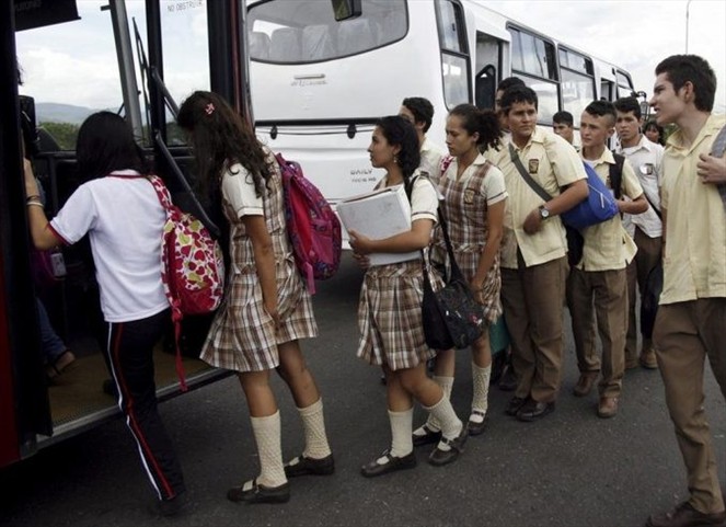 Noticia Radio Panamá | Más de 2 mil niños venezolanos estudiarán en Colombia