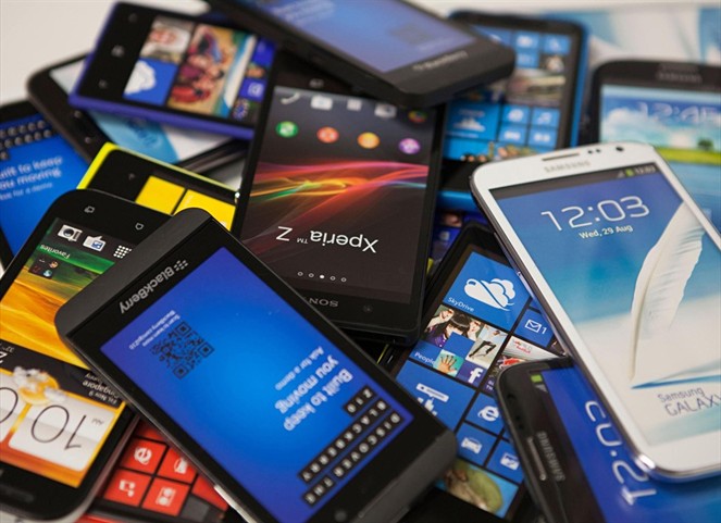 Noticia Radio Panamá | Empresa europea pierde millones de euros por venta de smartphones falsificados