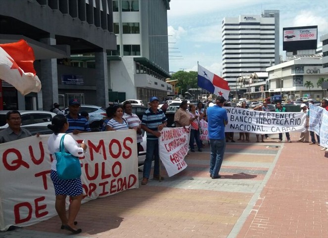 Noticia Radio Panamá | Presentan denuncia penal contra directivos del Banco Hipotecario Nacional