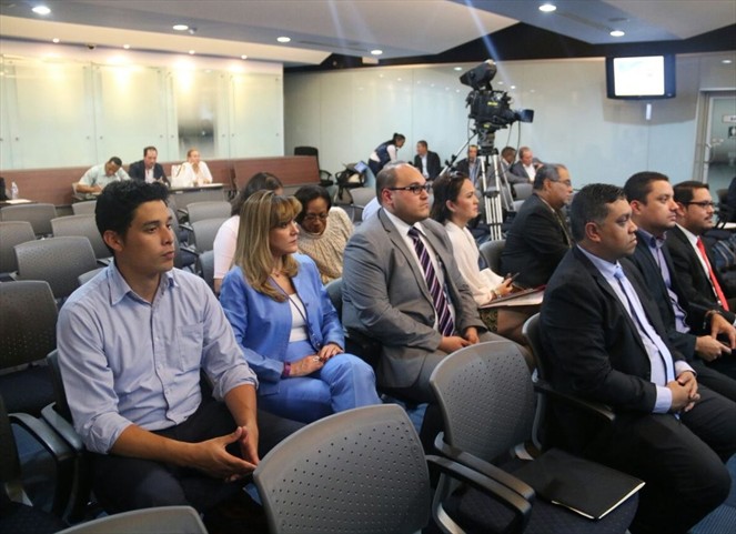 Noticia Radio Panamá | ATTT exige informe a empresa controladora de semáforos