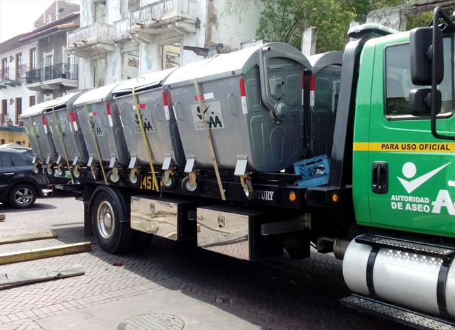 Noticia Radio Panamá | AAUD instala tanques de metal en Casco Antiguo para mejorar recolección de la basura