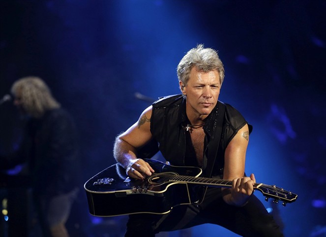Noticia Radio Panamá | Bon Jovi pospone conciertos mientras se recupera de bronquitis