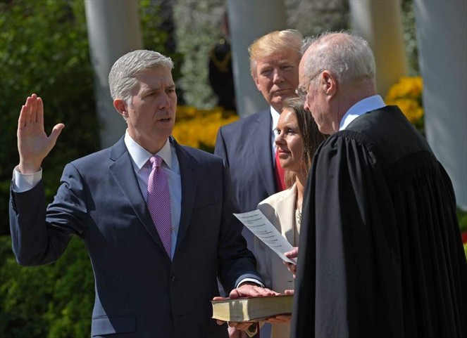 Noticia Radio Panamá | Neil Gorsuch es juramentado como nuevo juez de la Corte Suprema de EEUU