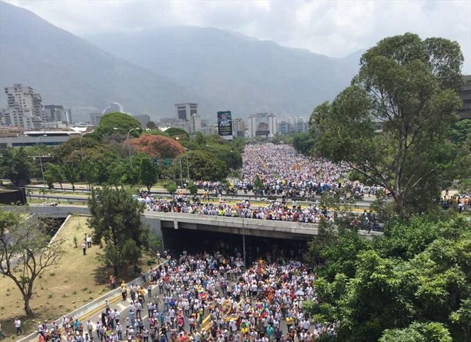 Noticia Radio Panamá | Estallan enfrentamientos en Venezuela, tras convocatoria a marchas opositoras