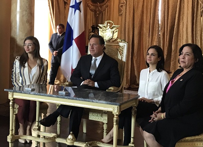 Noticia Radio Panamá | Presidente Varela sanciona decreto que reglamenta ley contra el femicidio