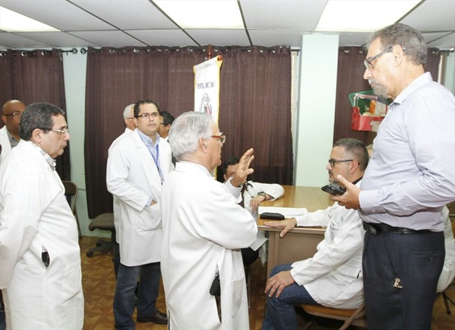Noticia Radio Panamá | Médicos Especialistas del HST suspenden paro de labores