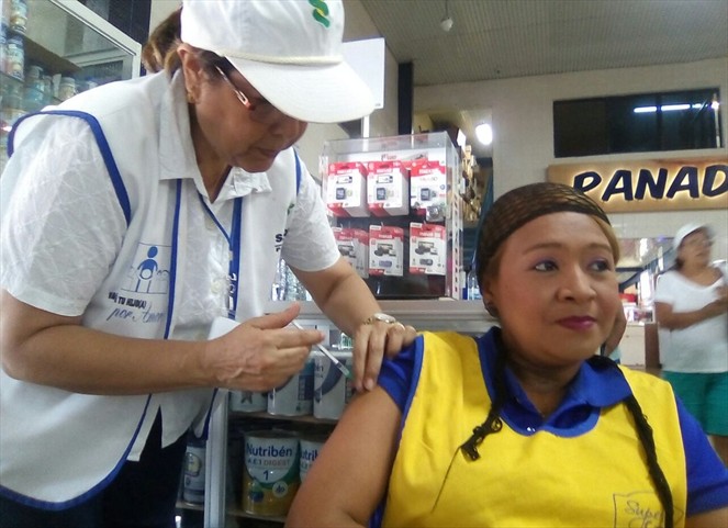 Noticia Radio Panamá | 2 millones de vacunas contra el AH1N1 son distribuidas en las 15 regiones de salud del pais