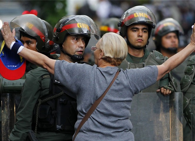 Noticia Radio Panamá | Aumenta el número de muertos por las protestas en Venezuela. La oposición continuará en las calles