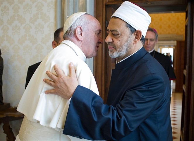 Noticia Radio Panamá | «No a cualquier forma de violencia en nombre de Dios»: Papa Francisco en Egipto