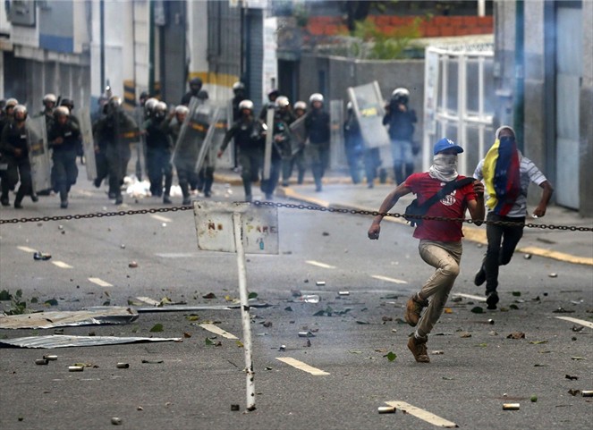 Noticia Radio Panamá | Fiscalía investiga muerte de colombiano durante protestas en Venezuela