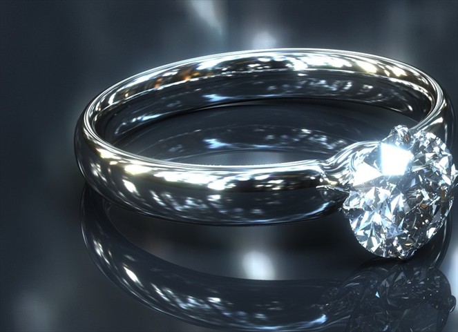 Noticia Radio Panamá | Subastan anillo de diamante comprado en mercado de pulgas