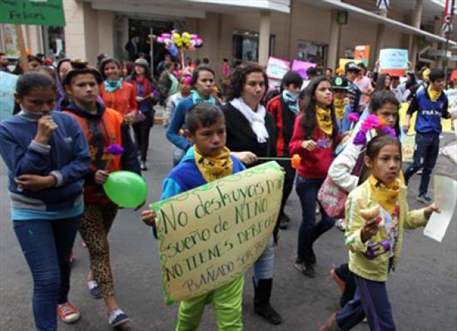 Noticia Radio Panamá | Menores marchan en Asunción contra el abuso y la explotación sexual infantil