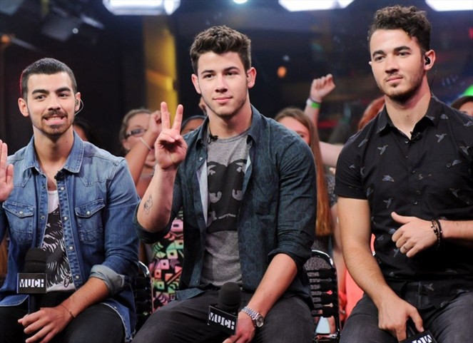 Noticia Radio Panamá | Los Jonas Brothers pasan por momento difícil a causa del cáncer de su padre