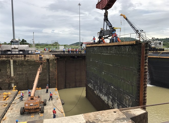Noticia Radio Panamá | Continúa programa de mantenimiento mayor en esclusas de Miraflores