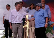 Noticia Radio Panamá | FARC entrega sus armas en un día histórico para Colombia