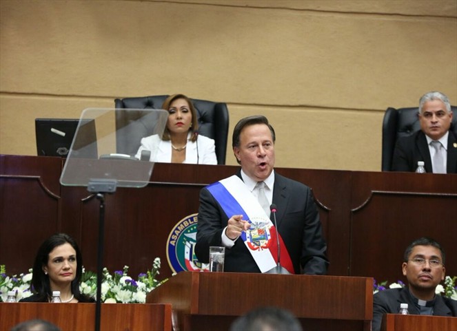 Noticia Radio Panamá | Presidente Varela responde a los que critican lentitud de su gobierno