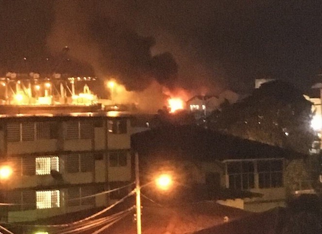 Noticia Radio Panamá | La ZLC sigue evaluando afectaciones por incendio en bodegas en el área de France Field