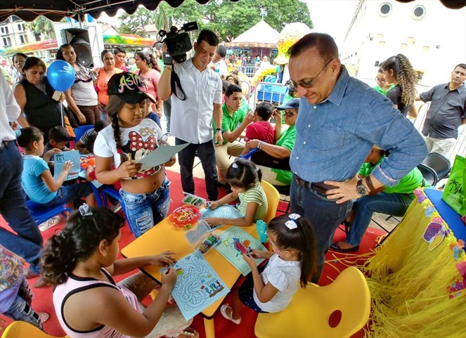 Noticia Radio Panamá | MIDES participa en actividades por el día del niño y la niña