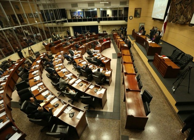 Noticia Radio Panamá | Se debe retomar análisis sobre contrataciones públicas y veto a ley de AUPSA: Diputado Arrocha