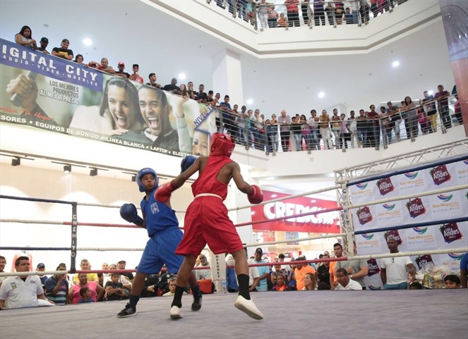 Noticia Radio Panamá | Promesas del boxeo estremecen cuadrilátero en cartelera por aniversario de San Miguelito