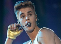 Noticia Radio Panamá | Justin Bieber canceló el resto de su gira de conciertos