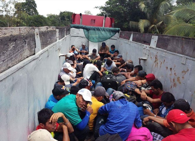 Noticia Radio Panamá | Camión con inmigrantes Nicaragüenses fue detenido en Costa Rica