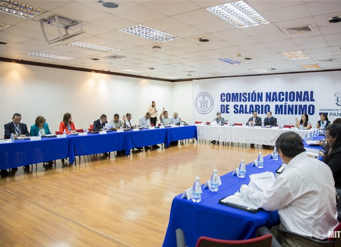 Noticia Radio Panamá | Comisión de Salario Mínimo aprueba cronograma de giras y ponencias técnicas