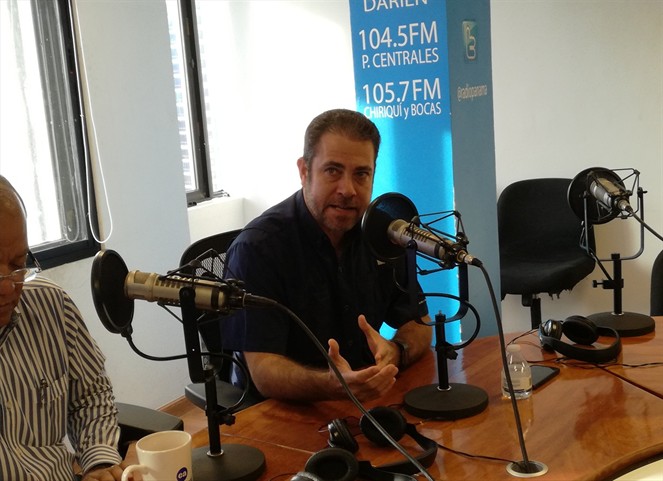 Noticia Radio Panamá | Hasta el 2019 no hablo de candidaturas; Ministro Etchelecu