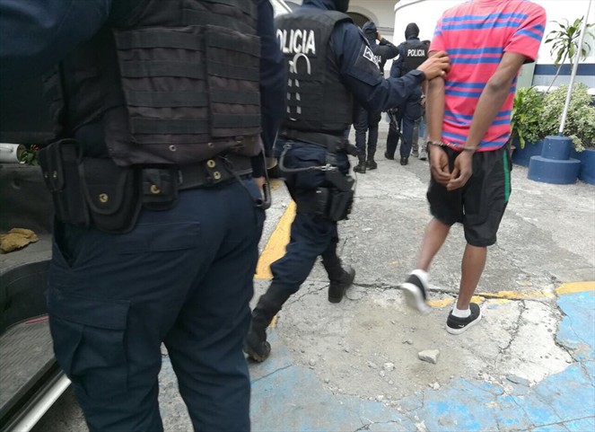 Noticia Radio Panamá | Policía captura pandilleros en San Felipe