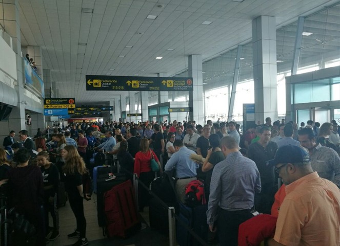 Noticia Radio Panamá | Retrasos en vuelos, cancelaciones y pasajeros varados fue lo que dejó falla eléctrica en el aeropuerto de Tocumen