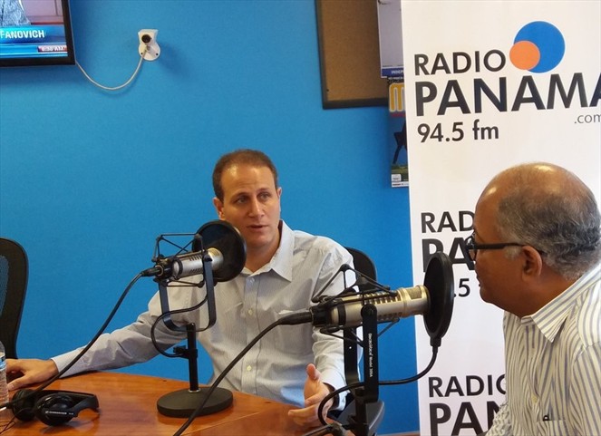 Noticia Radio Panamá | El Ejecutivo se equivoca con veto a proyecto de bolsas plásticas; Samir Gozaine