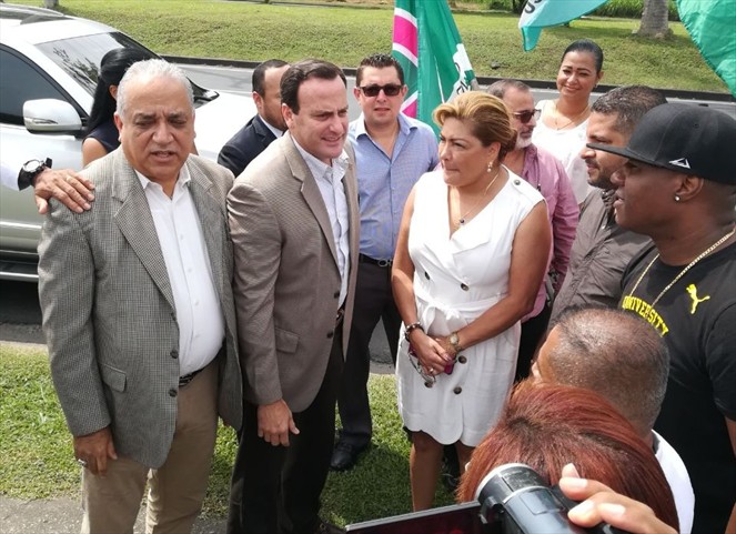Noticia Radio Panamá | Ricardo Francolini se notifica ante Tribunal Electoral