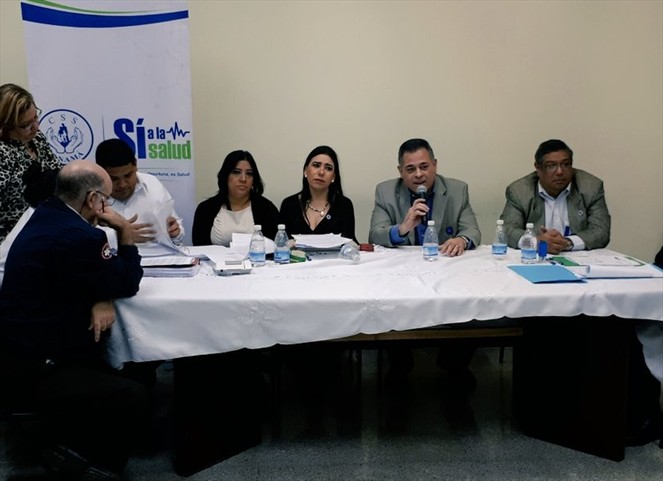 Noticia Radio Panamá | CSS realiza acto público para adquisición de 48 ambulancias