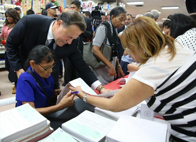Noticia Radio Panamá | 190 mil jubilados recibieron su certificado negociable «CEPADEM»