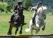 Noticia Radio Panamá | Municipio paraguayo prohíbe que menores sean jinetes en carreras de caballos