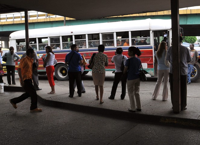 Noticia Radio Panamá | ATTT realiza operativos para controlar el transporte informal