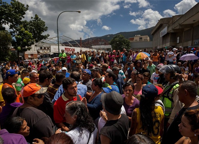 Noticia Radio Panamá | Venezolanos protestan por desabastecimiento de alimentos en época de fin de año