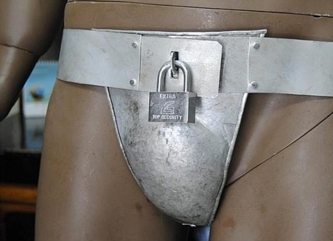 Noticia Radio Panamá | Cinturones de castidad para hombres