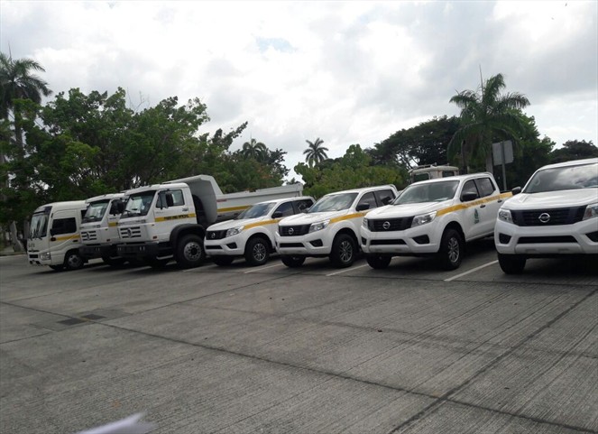 Noticia Radio Panamá | Instituto de Alcantarillados y Acueductos Nacionales incorpora a su flota nuevos vehículos