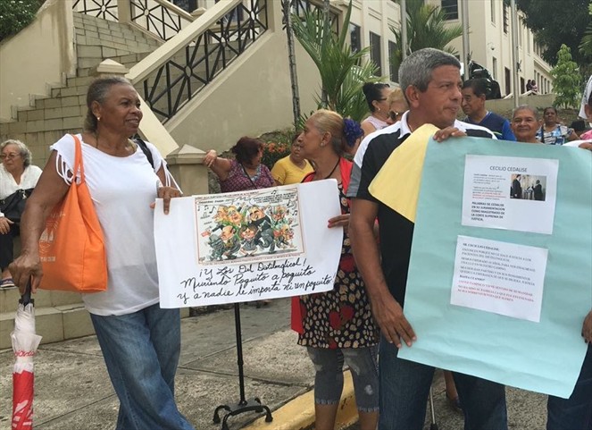 Noticia Radio Panamá | Comité de familiares de afectados por el dietilenglicol en alerta