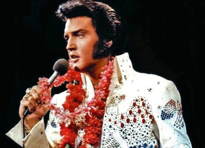 Noticia Radio Panamá | Curiosidades: Vaso de papel usado por Elvis Presley fue vendido por 3.300 dólares