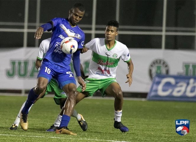 Noticia Radio Panamá | El DAU acaba con el invicto del Alianza FC y es líder absoluto del torneo