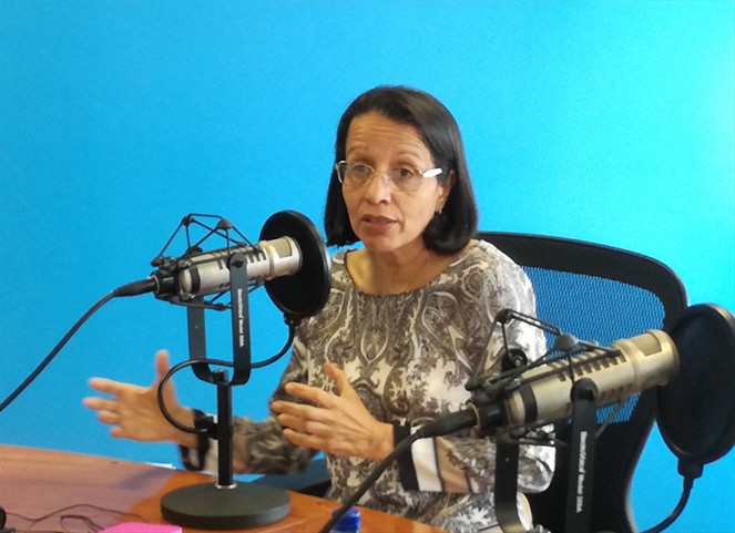 Noticia Radio Panamá | No hemos disminuido las horas de español ni matemáticas para dar inglés; Eneida López